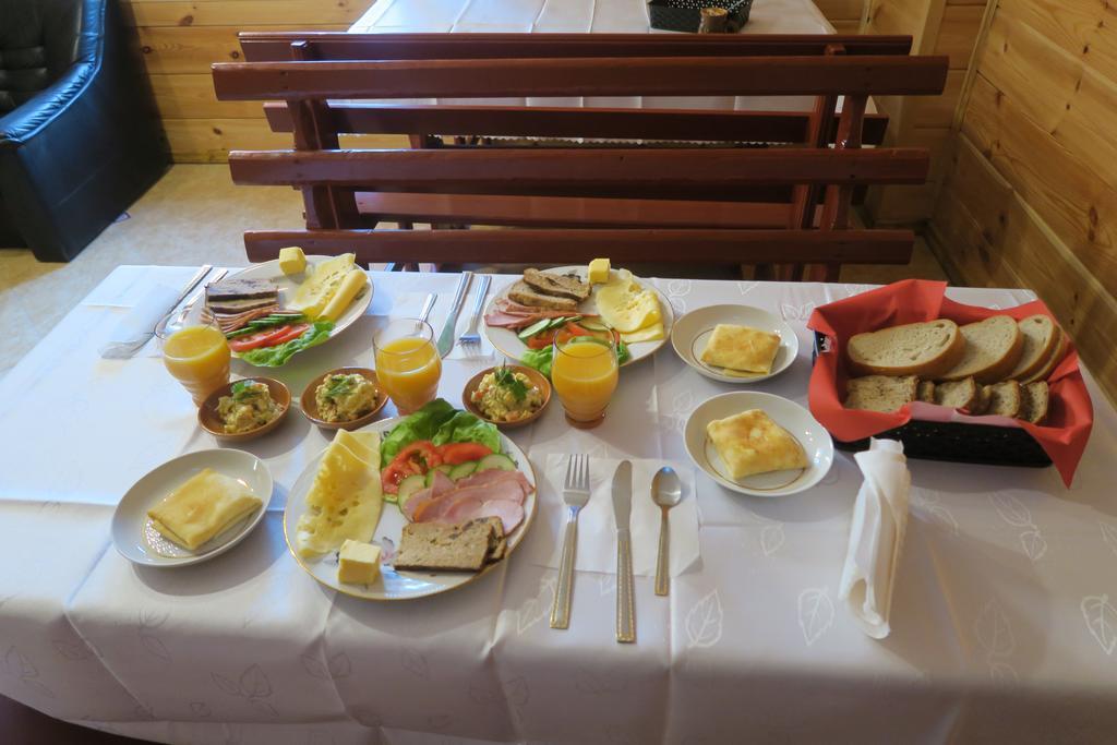 Cztery Pory Roku Guest House Białowieża Екстериор снимка